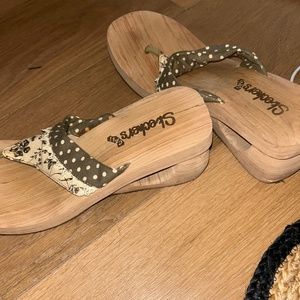 Y2K Sketchers heels with cutout